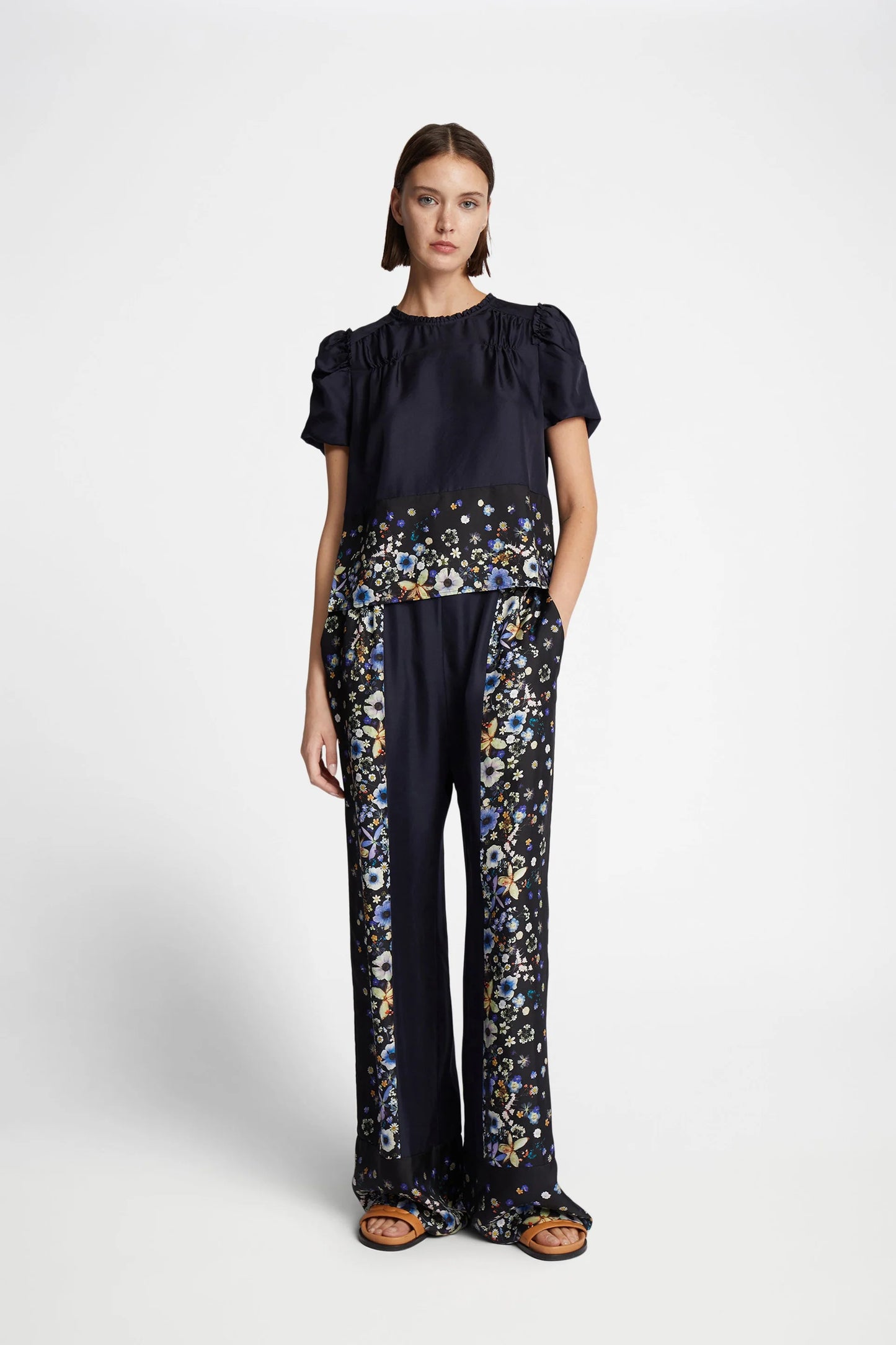 Fahsai Blouse Black