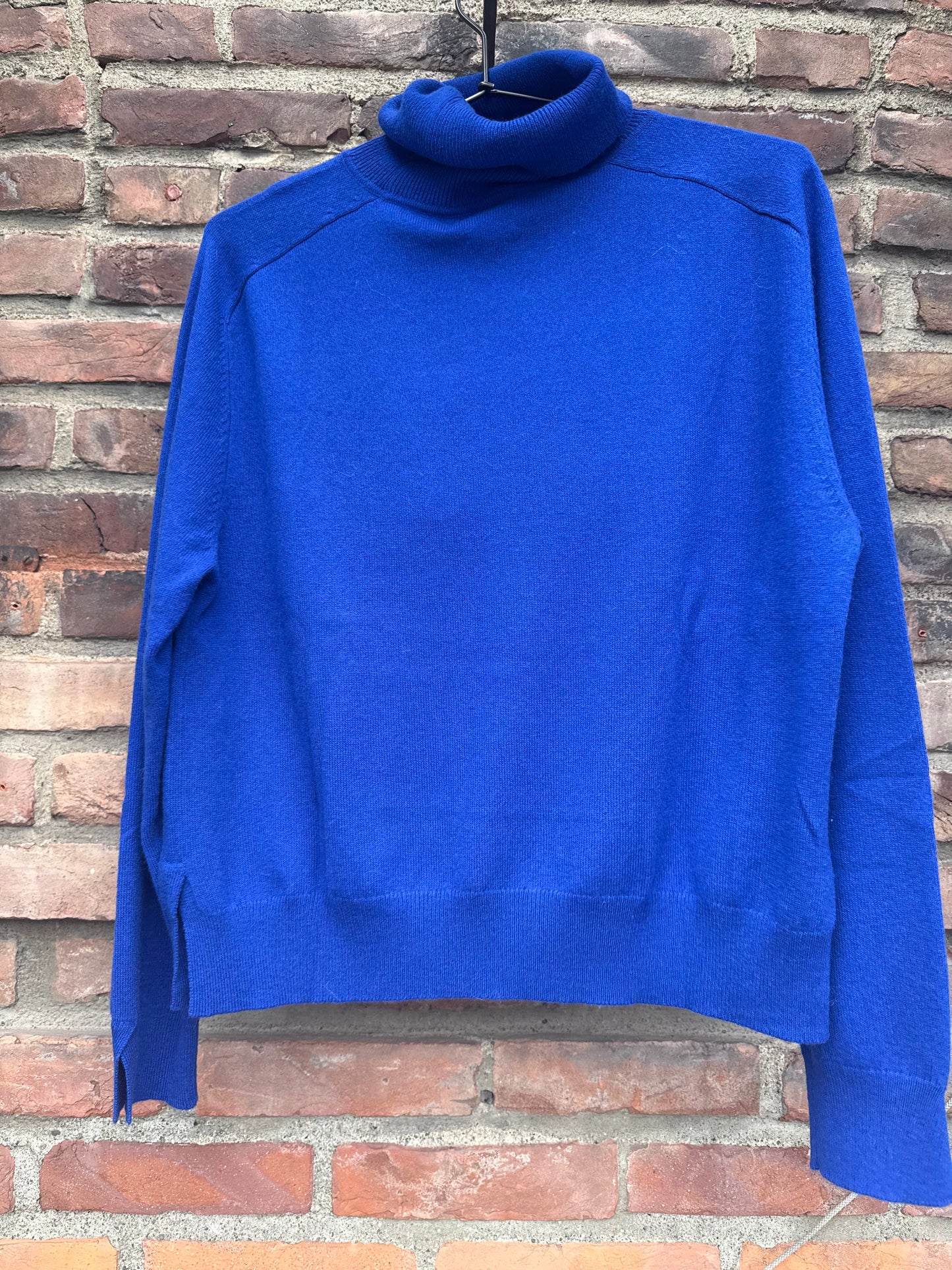Pola Turtleneck Electric Blue