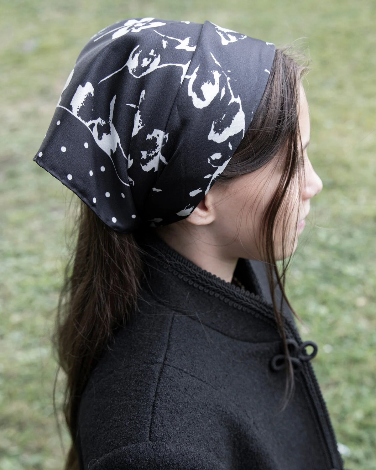 Betty Silk Scarf Primrose Black/Cream