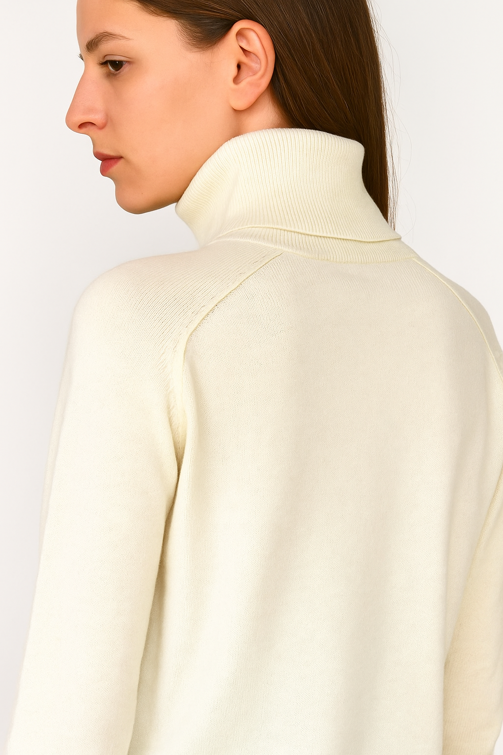 Pola Turtleneck Ecru