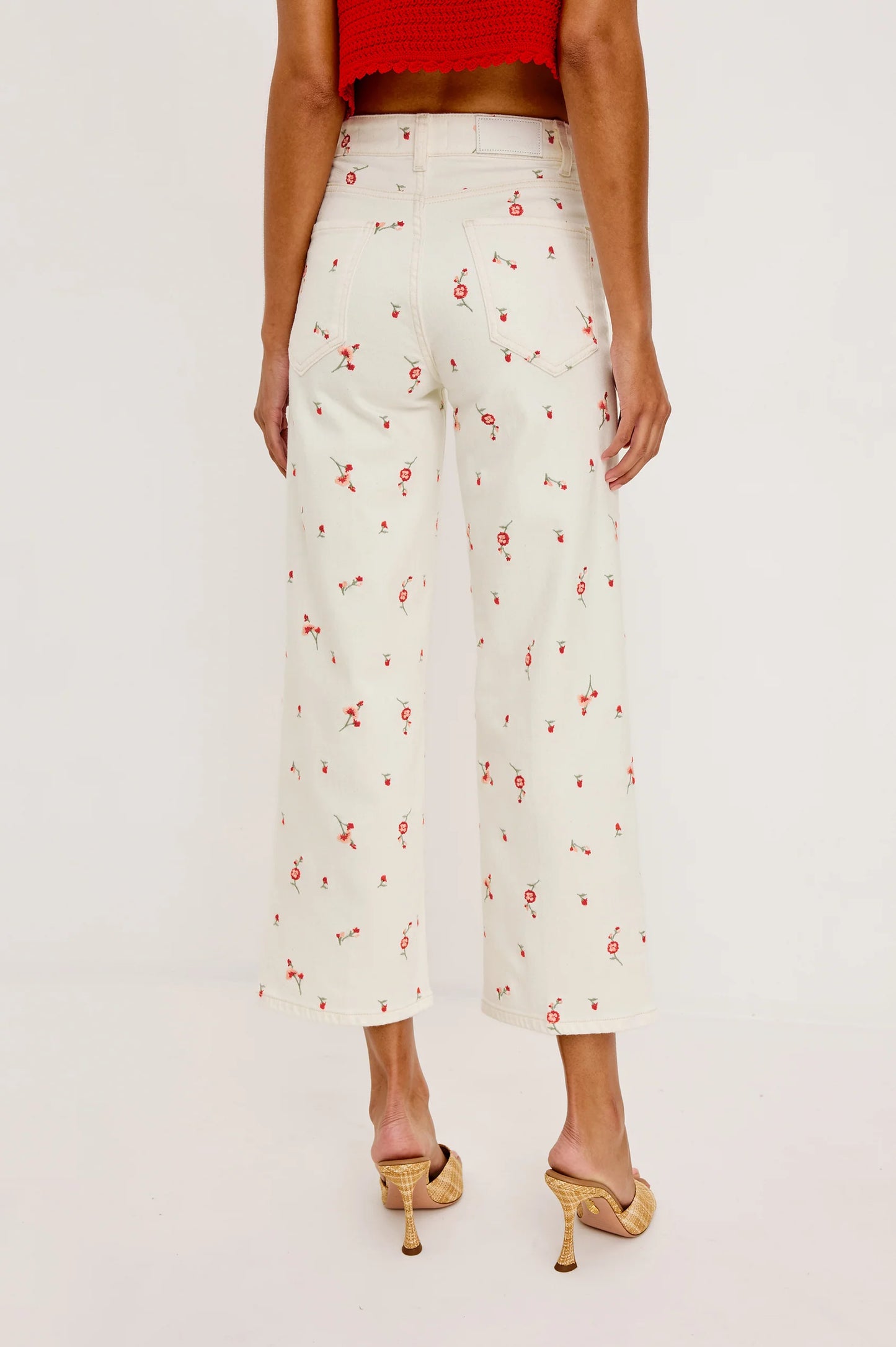 Getty Crop Ecru Romantic Floral