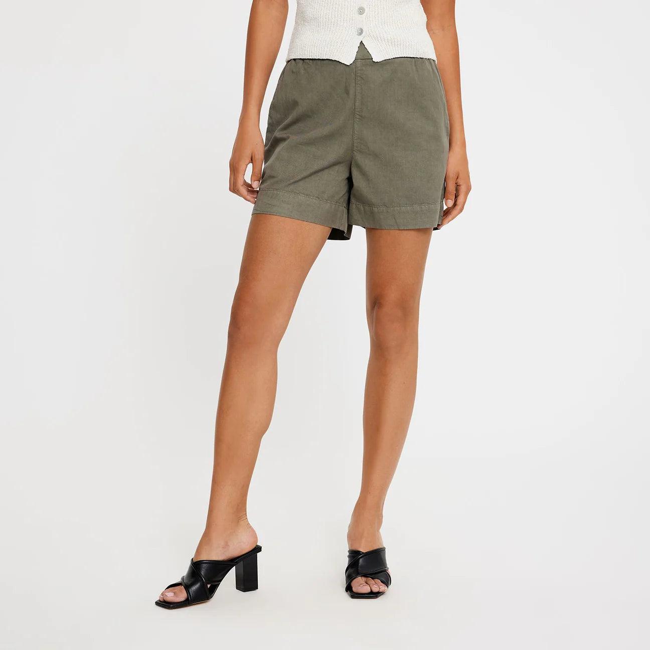 Agnes Shorts Smokey Olive - No22 Damplassen