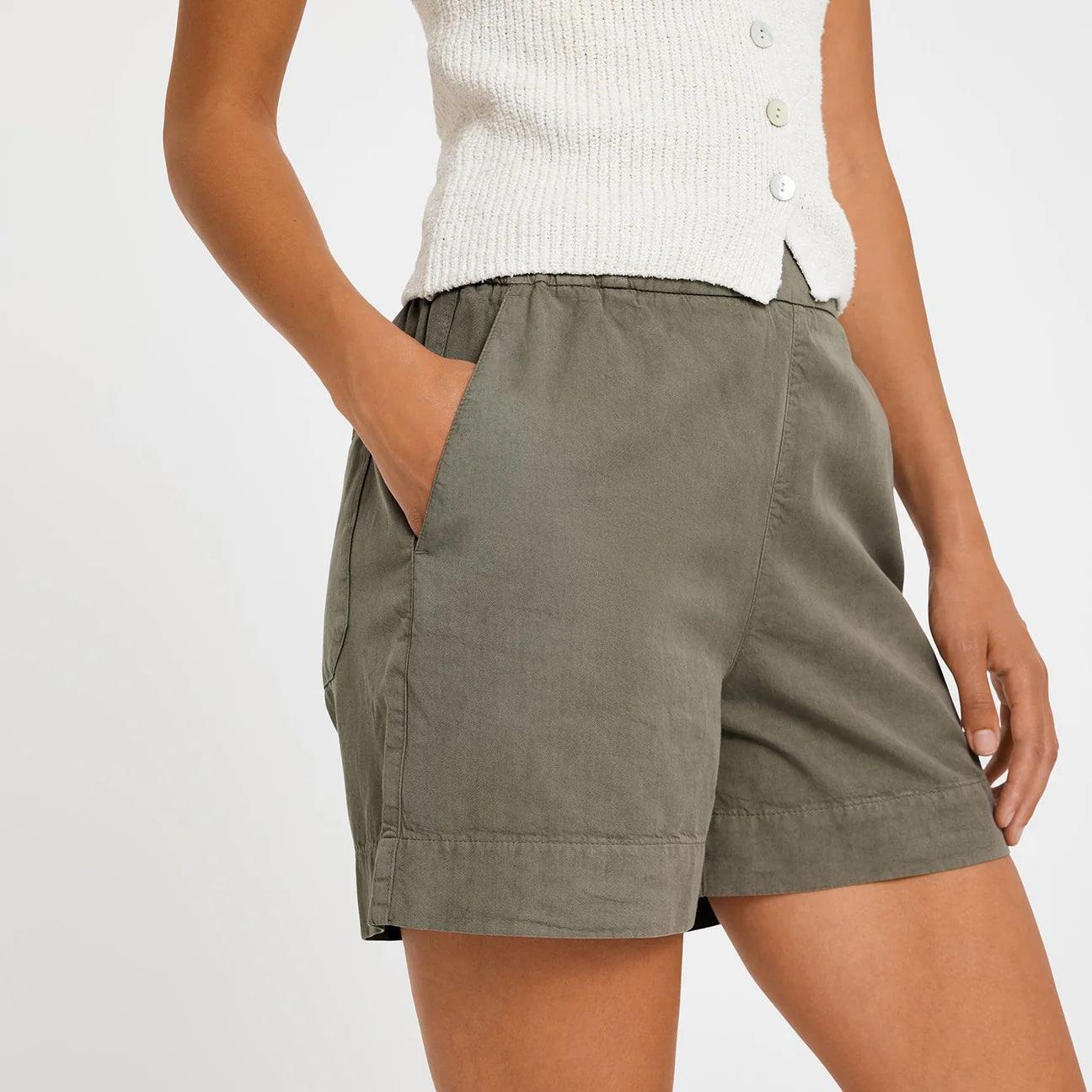 Agnes Shorts Smokey Olive - No22 Damplassen