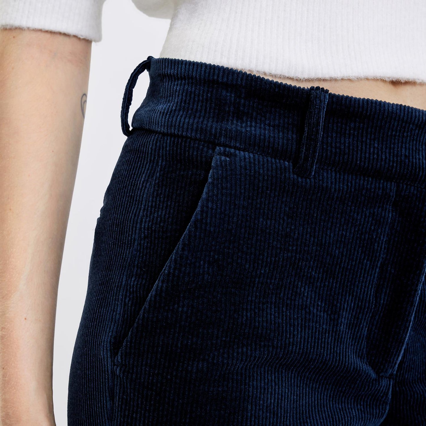 Clara Corduroy Dark Blue - No22 Damplassen