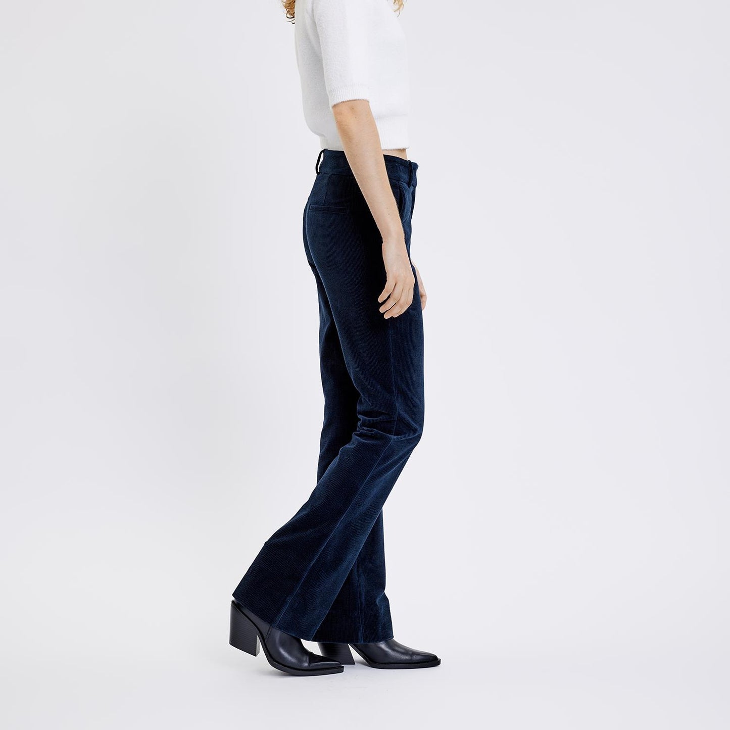 Clara Corduroy Dark Blue - No22 Damplassen