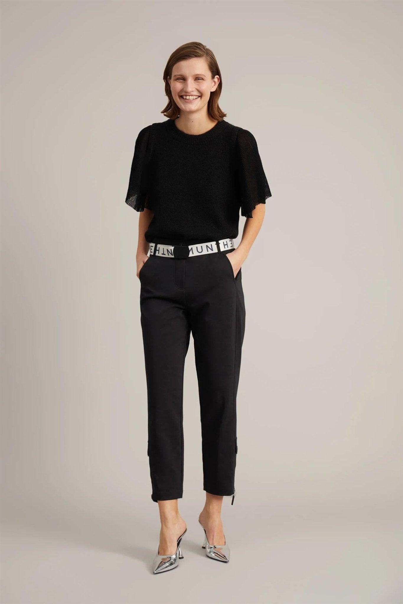 Munthe - Devoted Knit Black - No22 Damplassen