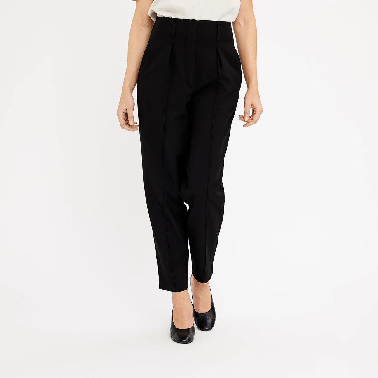 Hailey Black - No22 Damplassen