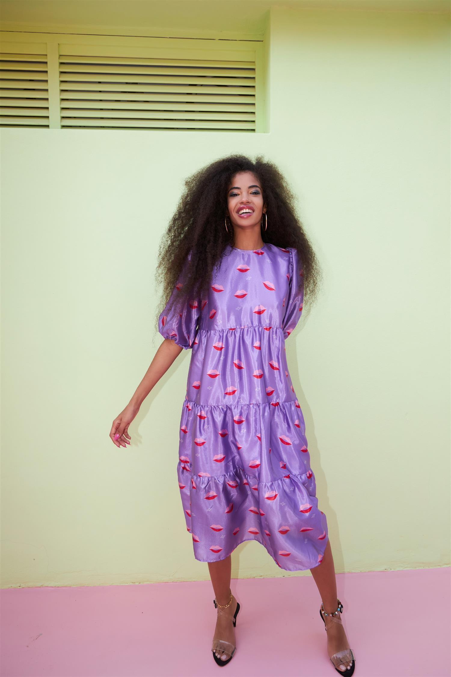 Lilla kjole fra Cras, med lepper. Lili Dress Lilac Lips