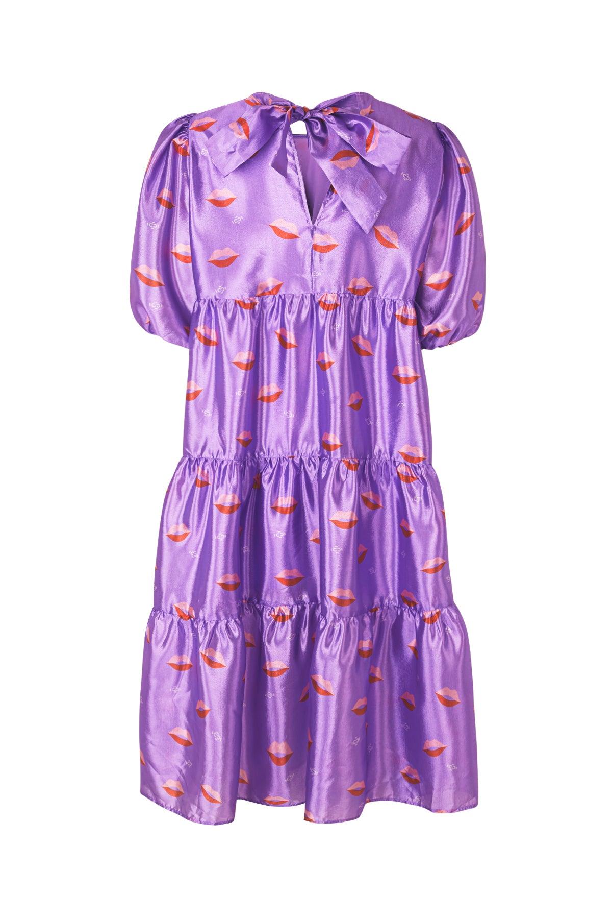 Lilla kjole fra Cras, med lepper. Lili Dress Lilac Lips