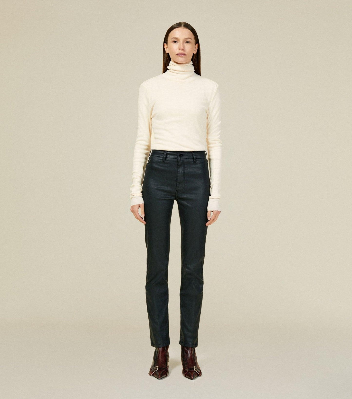 Malena Black Coated Clean Montana - No22 Damplassen