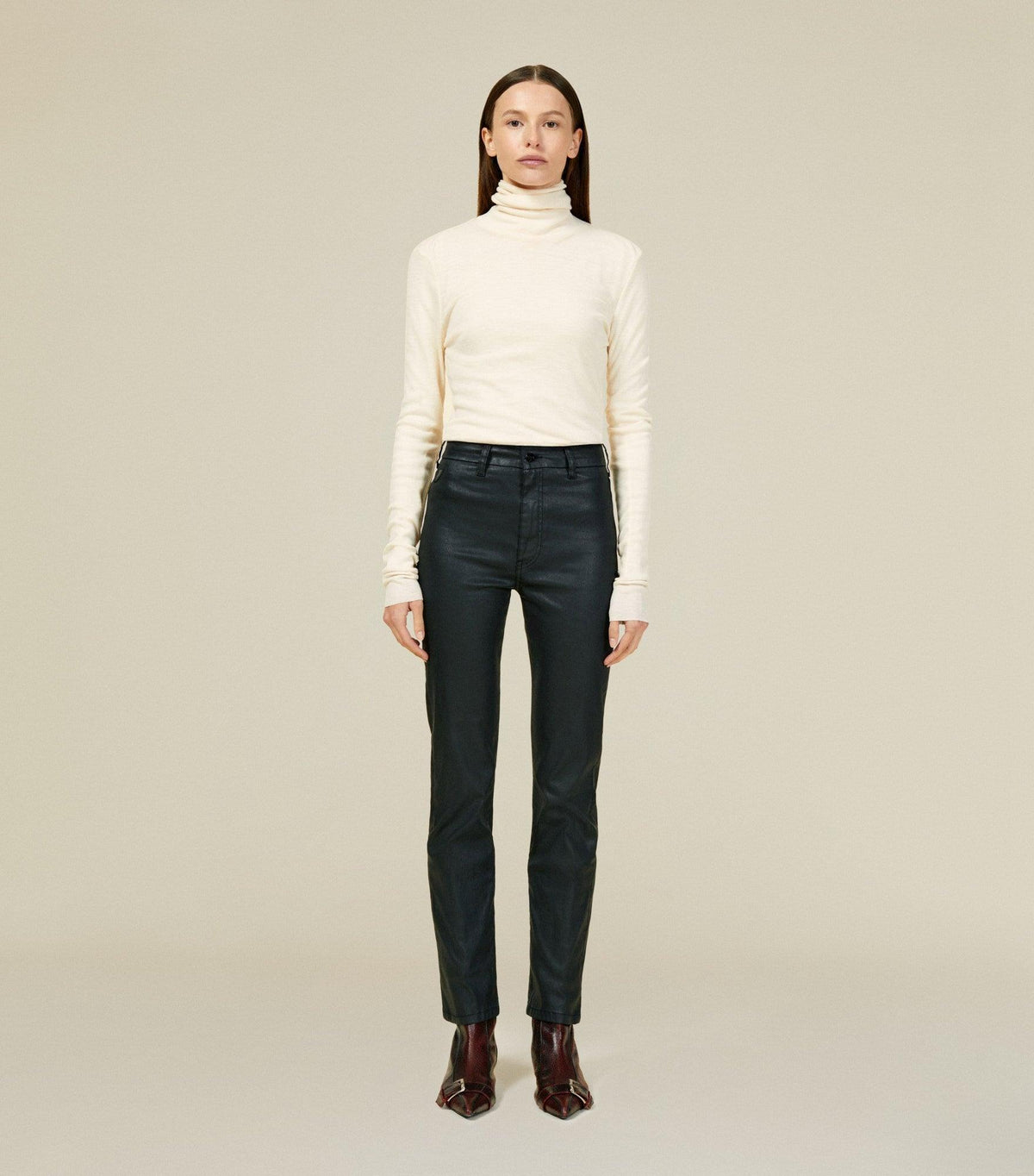Malena Black Coated Clean Montana - No22 Damplassen