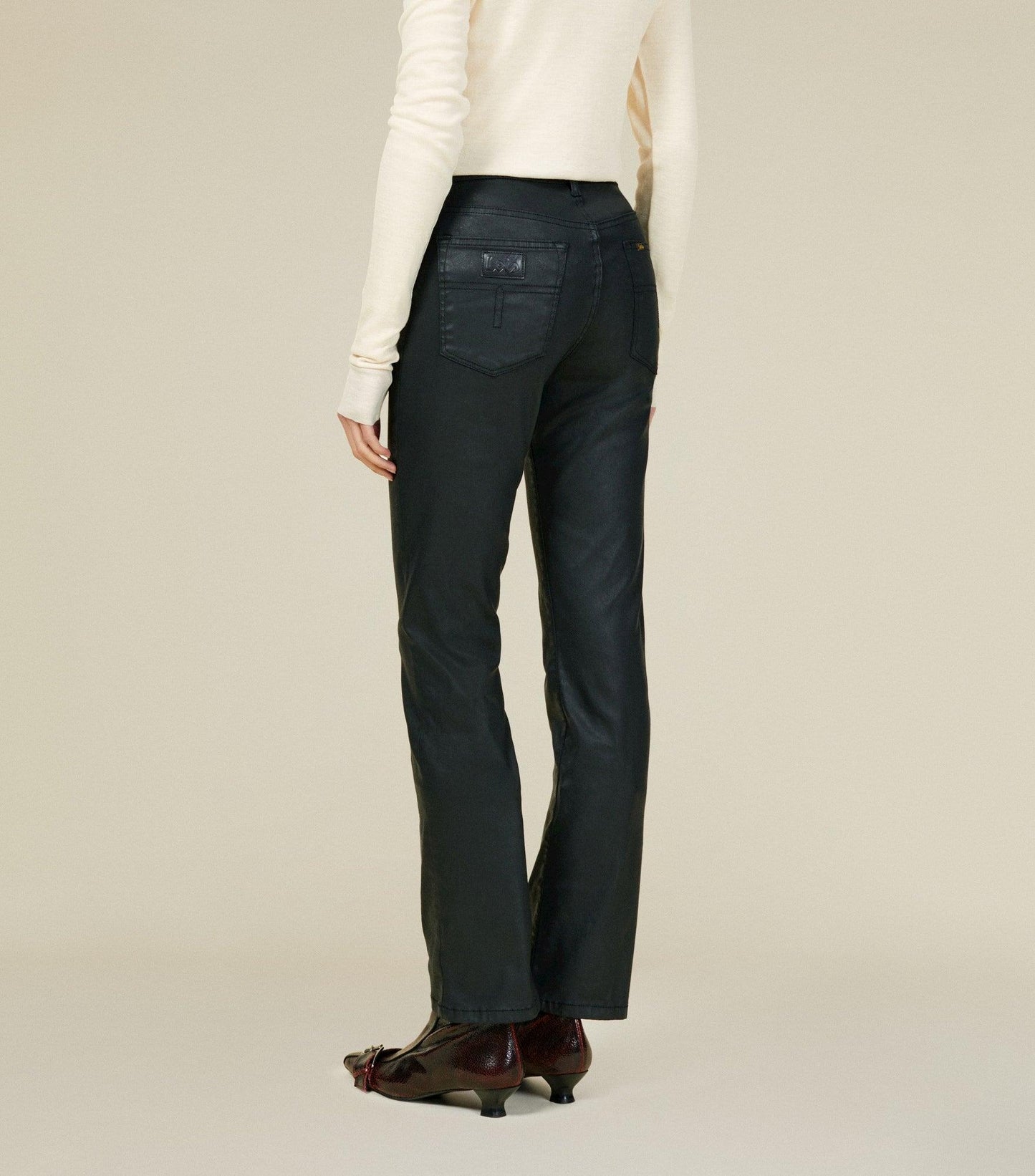 Malena Black Coated Clean Montana - No22 Damplassen