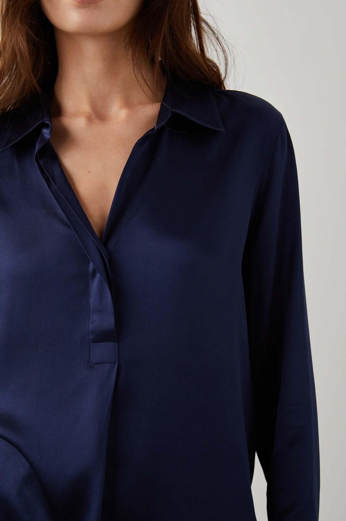 Nissa Shirt Navy - No22 Damplassen