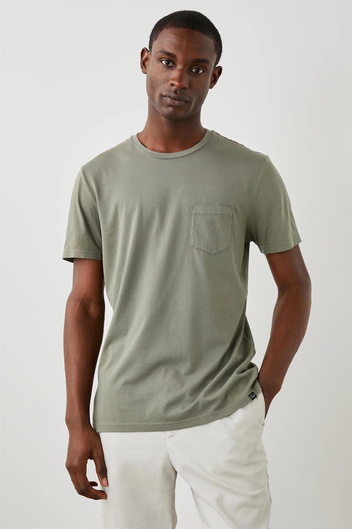 Johnny Tee Olive - No22 Damplassen