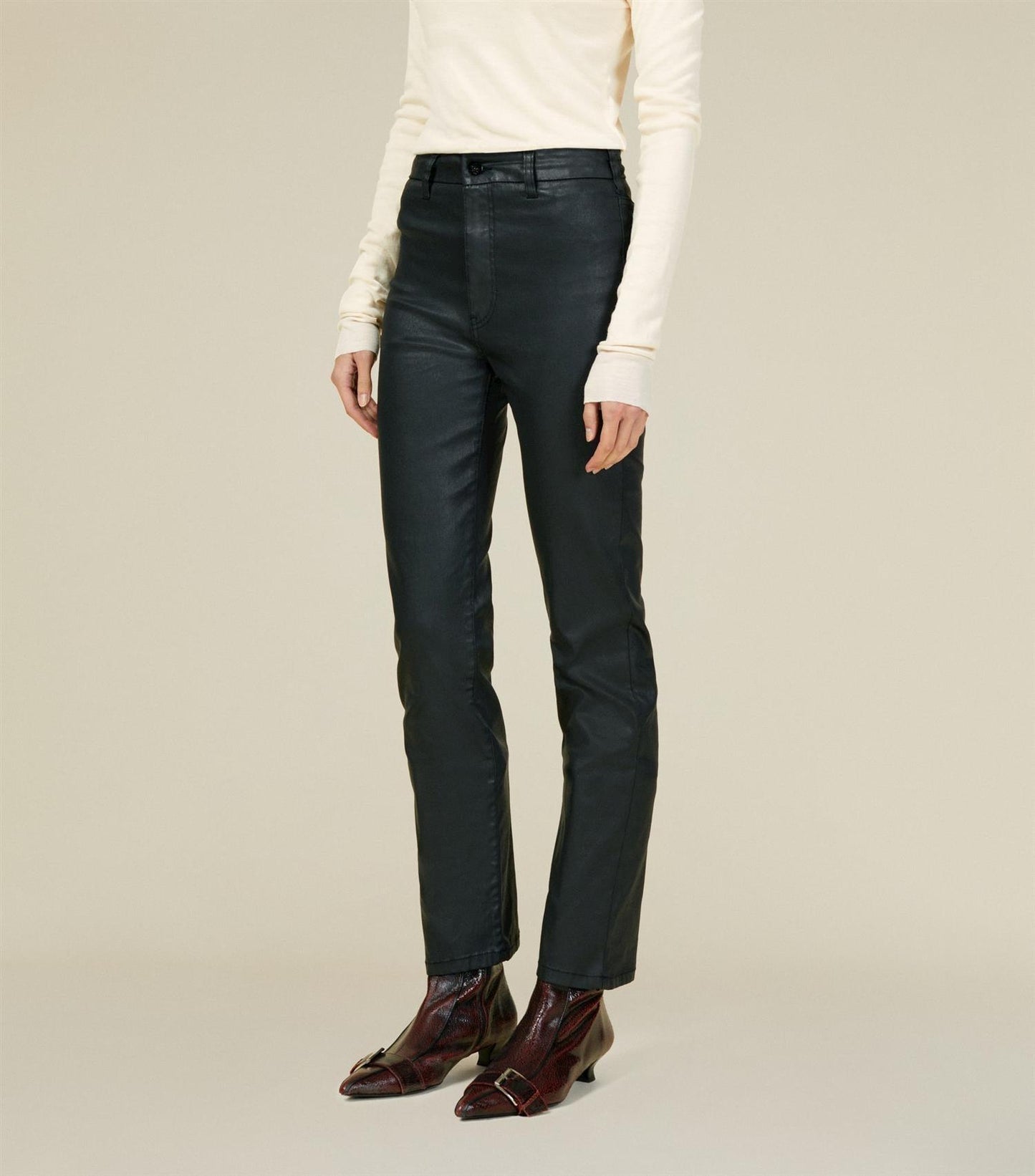 Malena Black Coated Clean Montana - No22 Damplassen