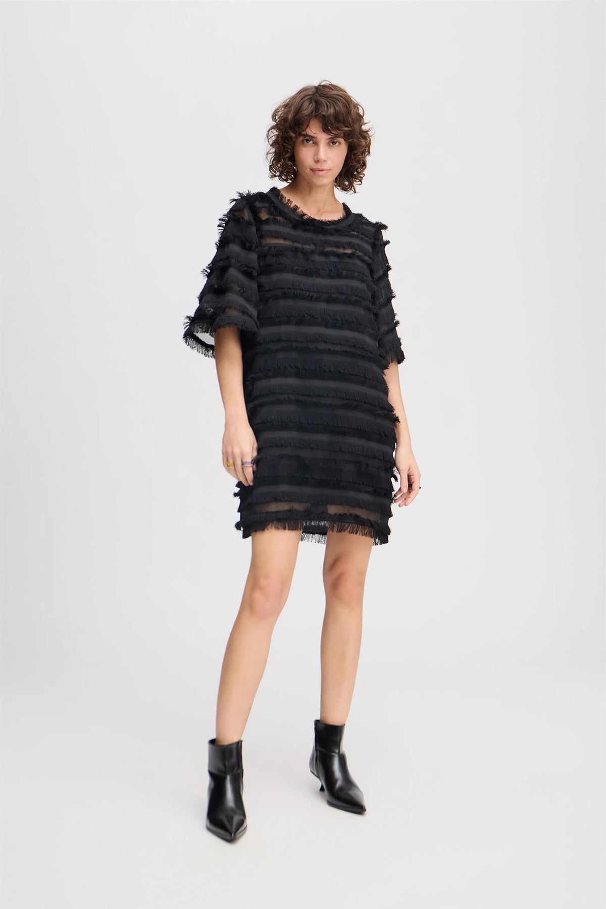 Levonda Dress Black