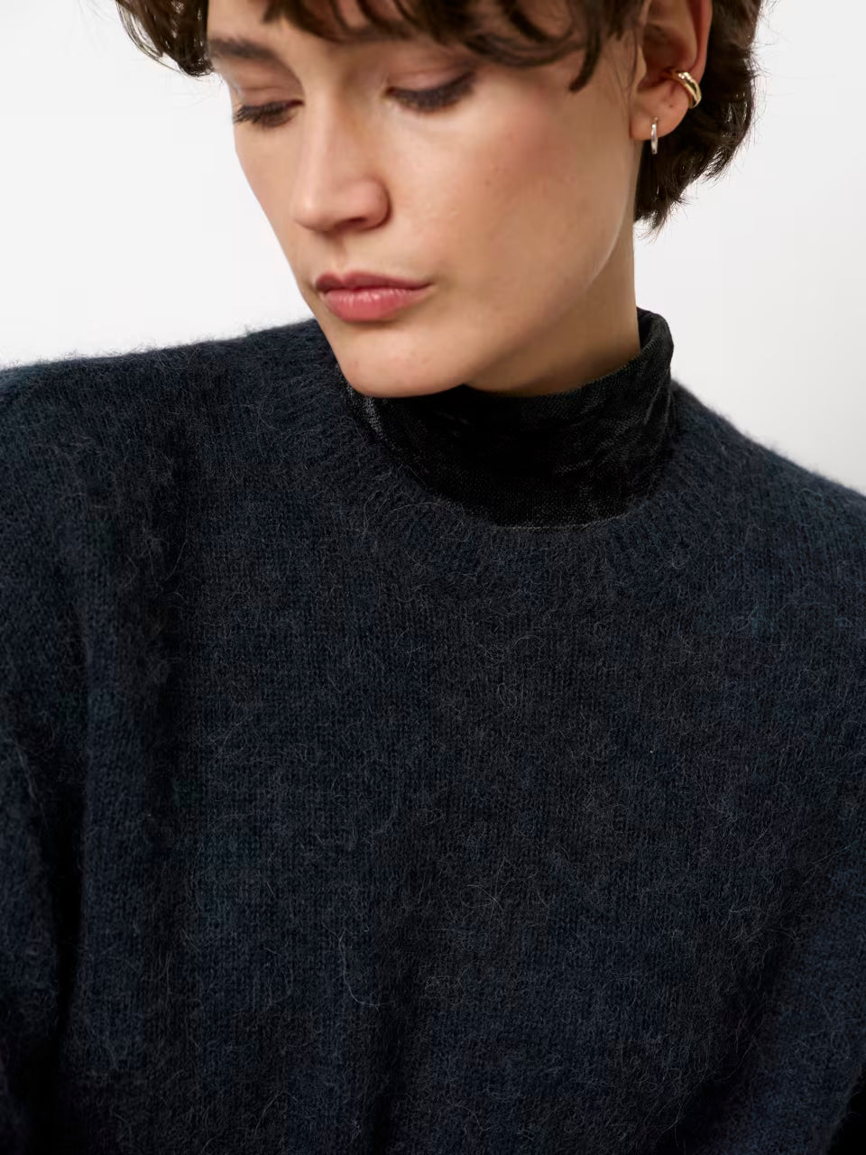 Ariama Crewneck Sweater Midnight Green