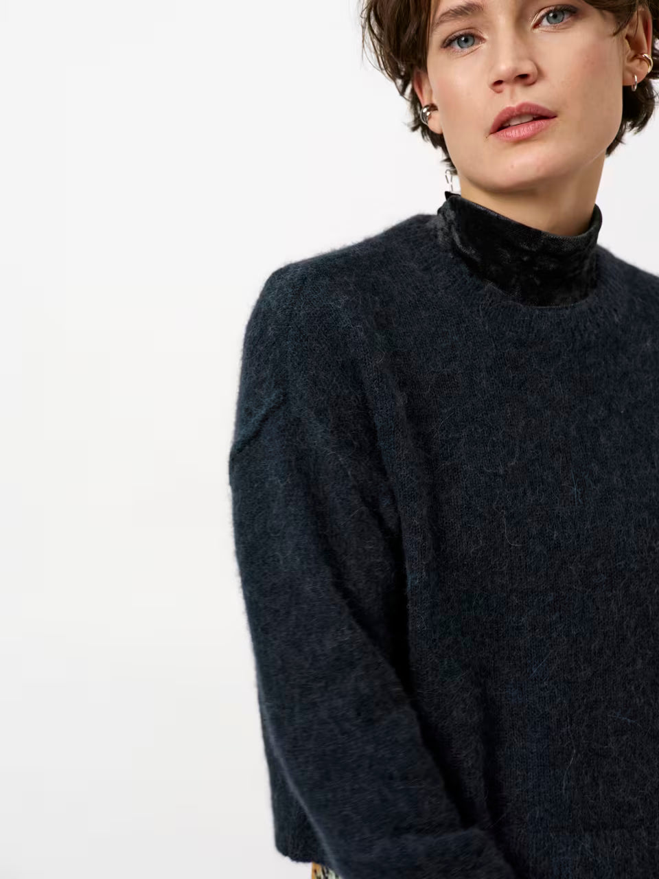 Ariama Crewneck Sweater Midnight Green