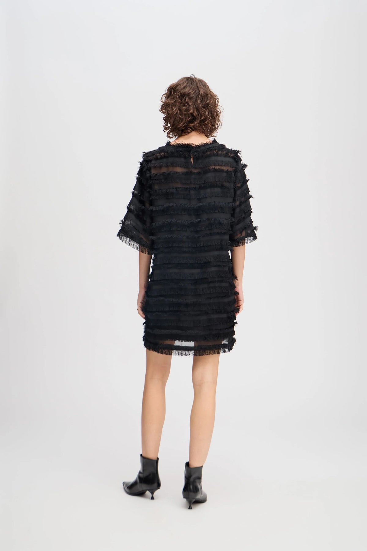 Levonda Dress Black