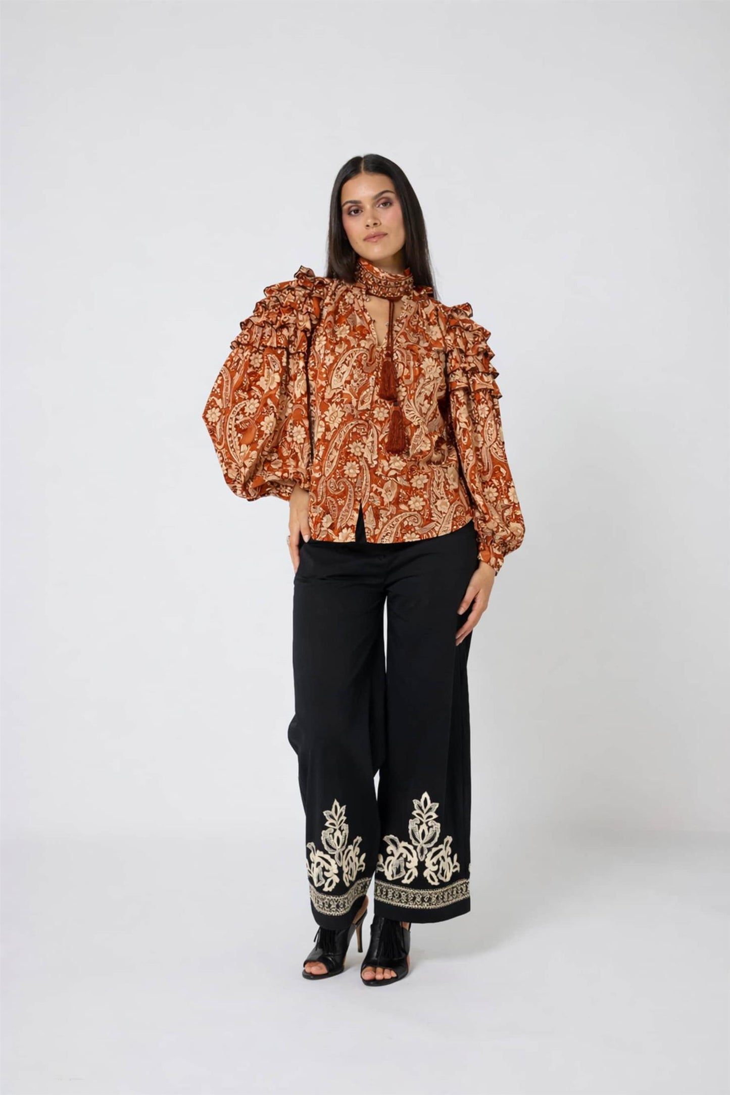 Vara Paisley Top Blush With Cayenne Red