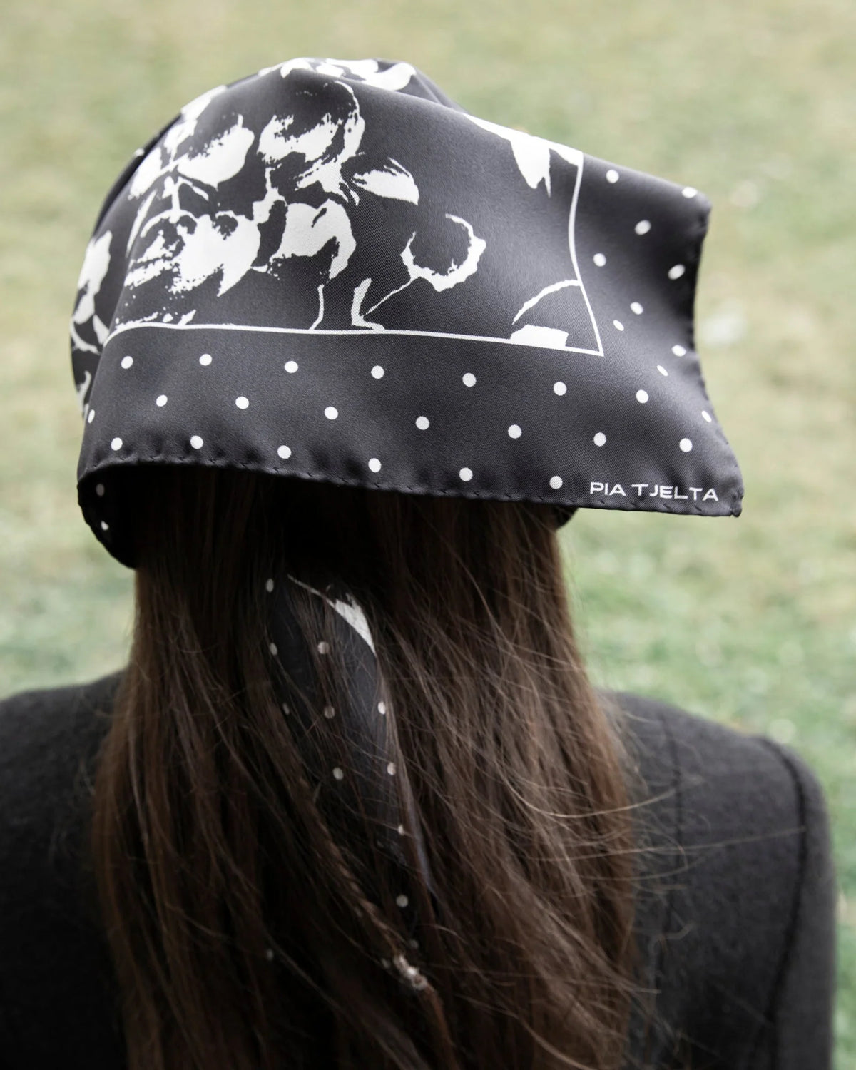 Betty Silk Scarf Primrose Black/Cream