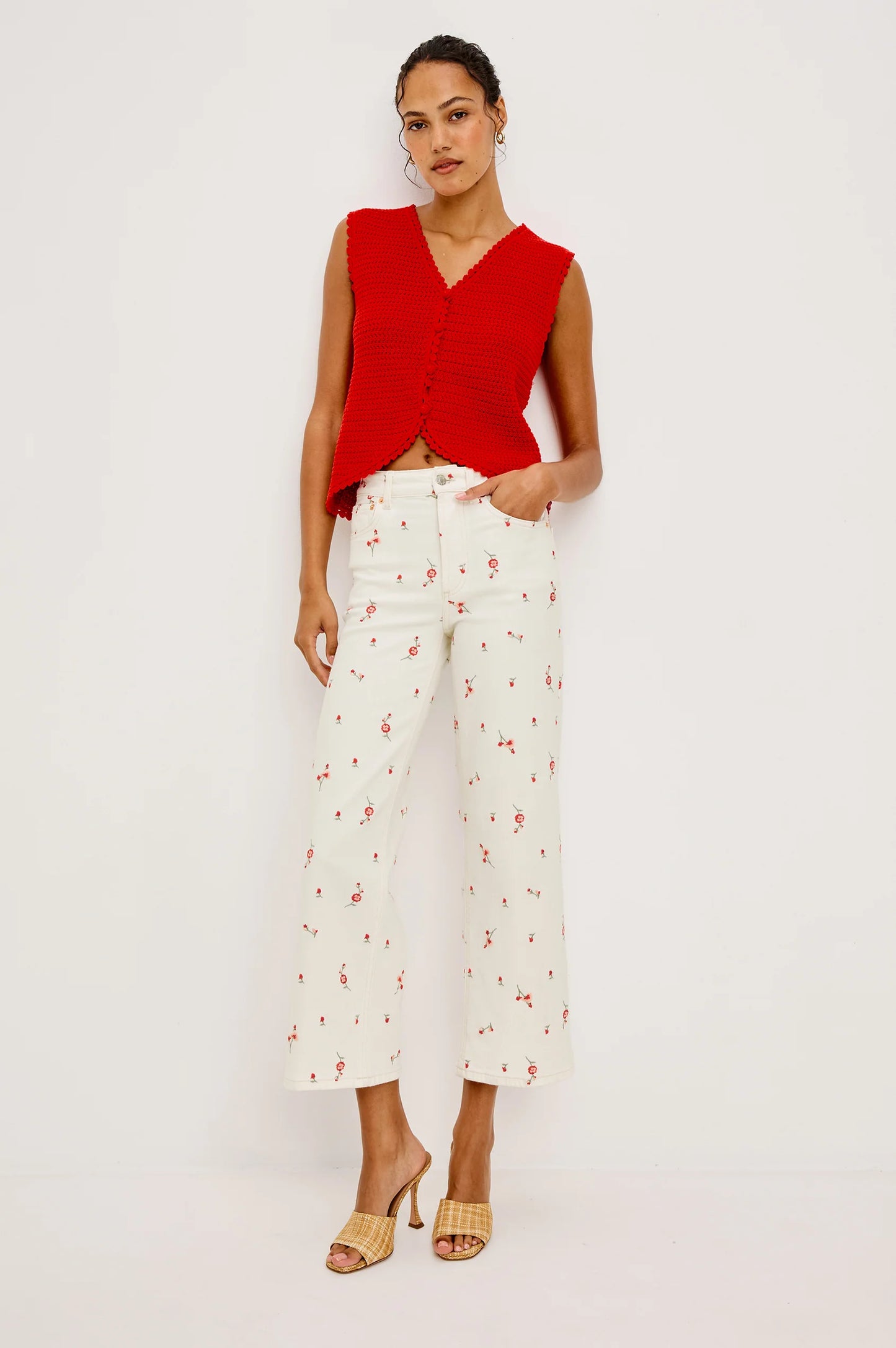Getty Crop Ecru Romantic Floral