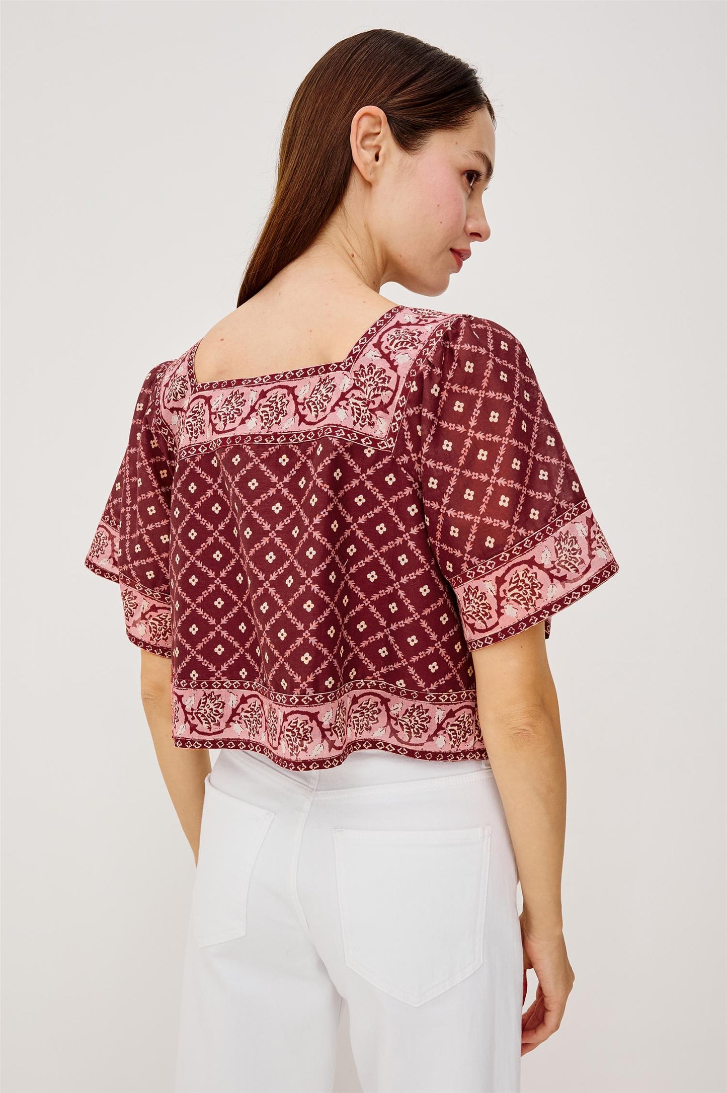 Ellen Top Flower Chain