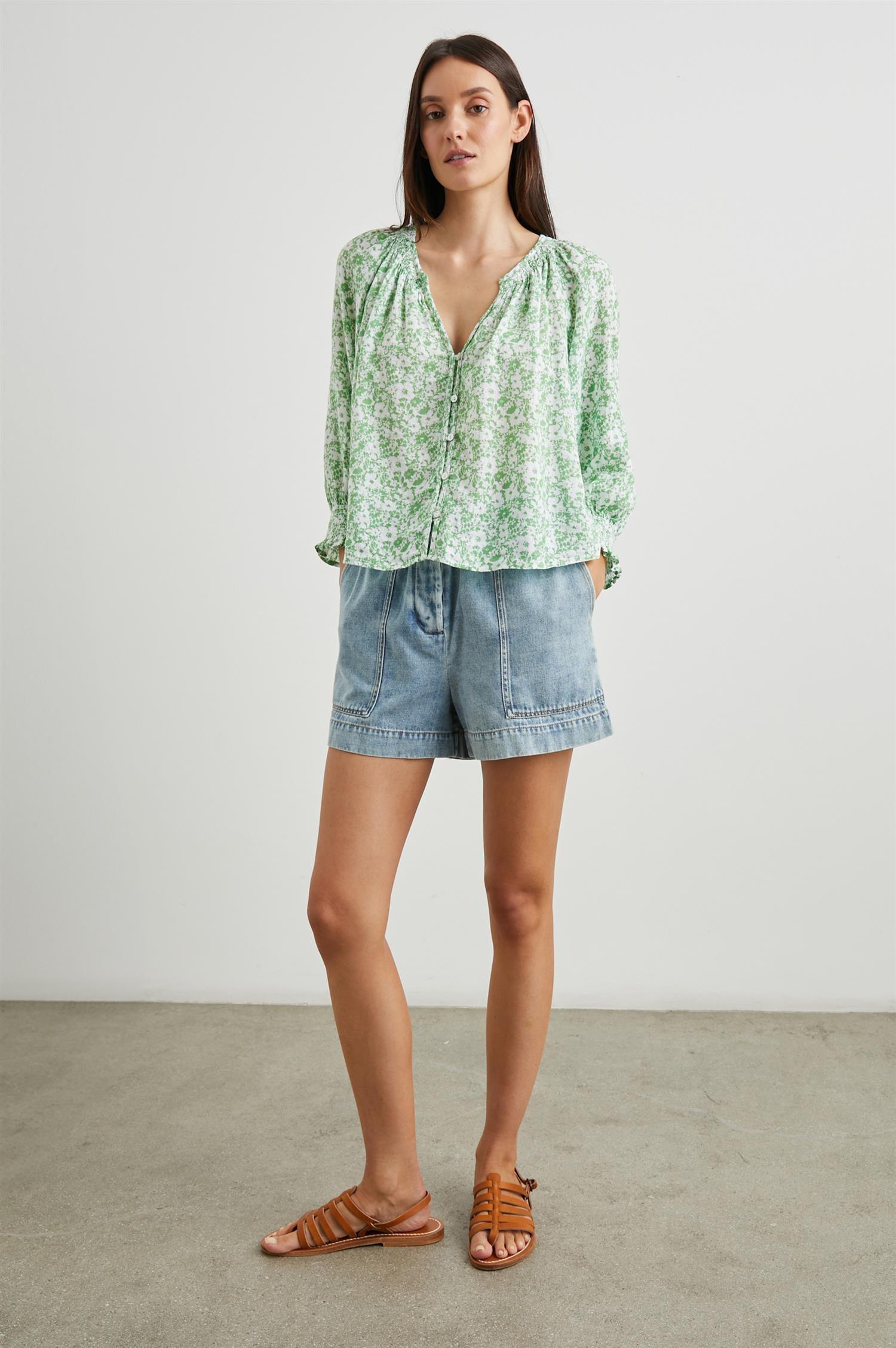 Mariah Shirt Green Texture Floral - No22 Damplassen